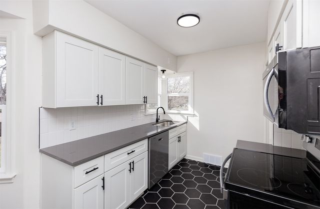 1439 57th Street, Des Moines, IA 50311