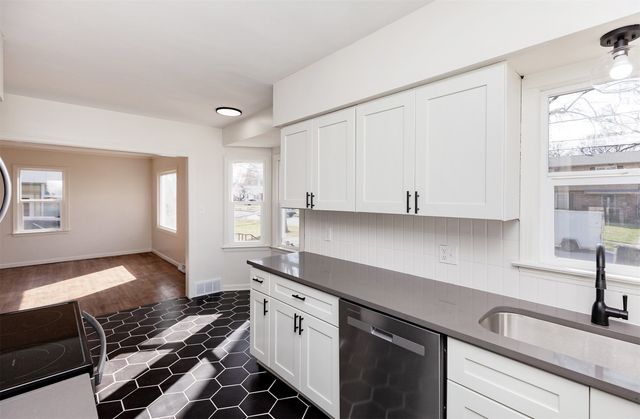 1439 57th Street, Des Moines, IA 50311