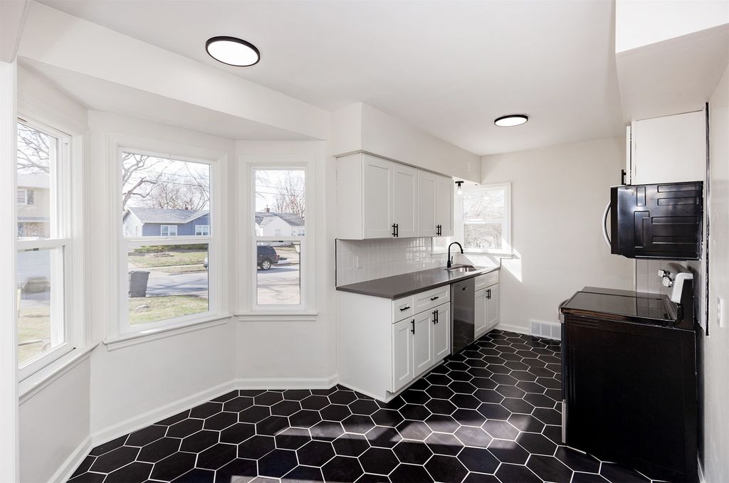 1439 57th Street, Des Moines, IA 50311