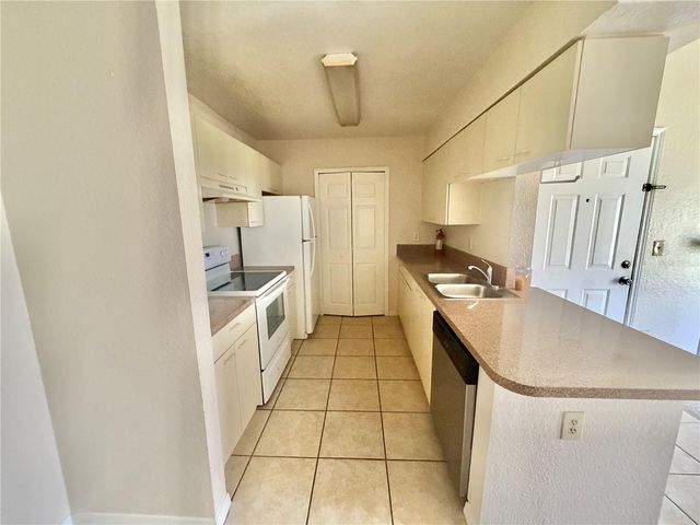 2550 N ALAFAYA TRAIL 5203, Orlando, FL 32826