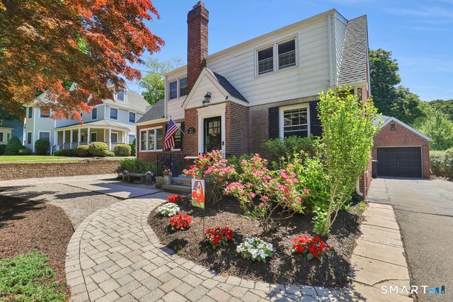 17 Trumbull Place, North Haven, CT 06473