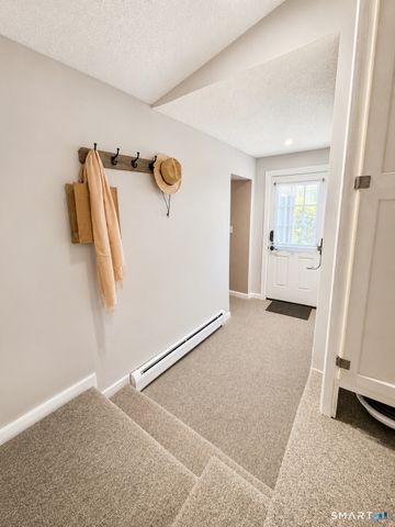 17 Trumbull Place, North Haven, CT 06473