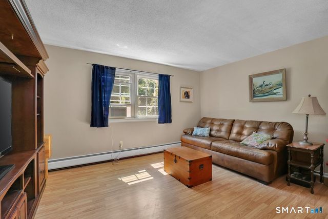 17 Trumbull Place, North Haven, CT 06473