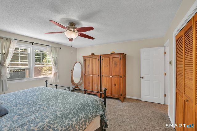 17 Trumbull Place, North Haven, CT 06473