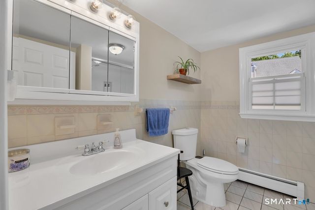 17 Trumbull Place, North Haven, CT 06473