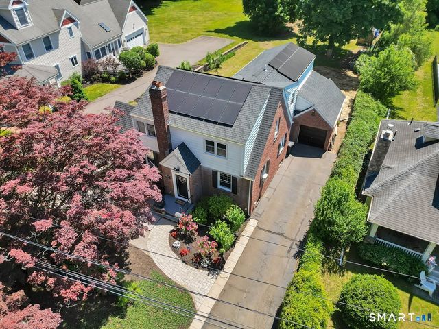 17 Trumbull Place, North Haven, CT 06473