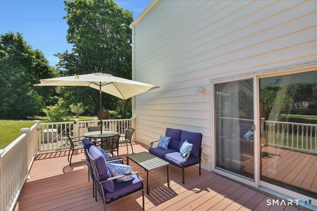 17 Trumbull Place, North Haven, CT 06473