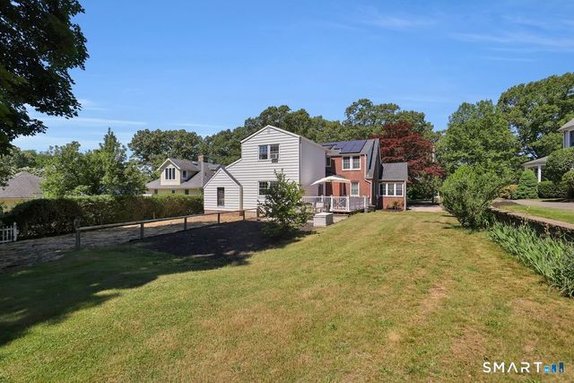 17 Trumbull Place, North Haven, CT 06473