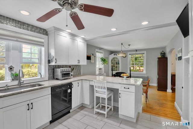 17 Trumbull Place, North Haven, CT 06473