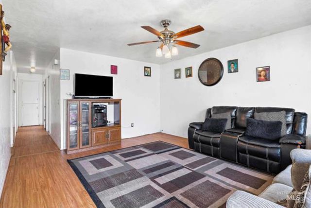 325 W Ave E, Jerome, ID 83338