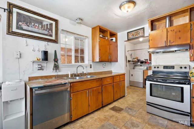 325 W Ave E, Jerome, ID 83338