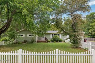 14 Ashdown Road, Clifton Park, NY 12019