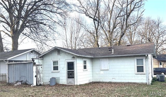 612 E Main Street, Greenville, IL 62246