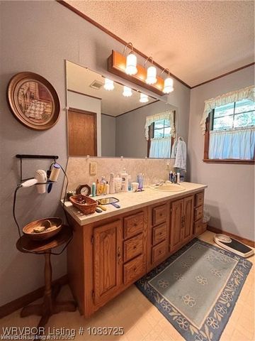 5525 Slaytonville Road, Hackett, AR 72937