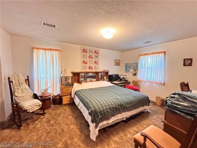 5525 Slaytonville Road, Hackett, AR 72937