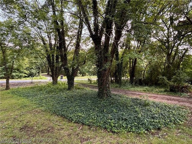 5525 Slaytonville Road, Hackett, AR 72937