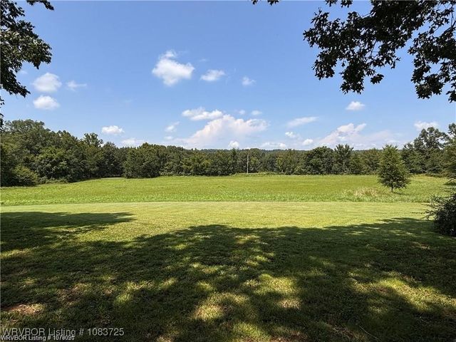 5525 Slaytonville Road, Hackett, AR 72937