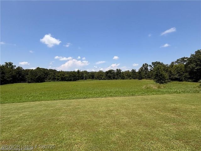 5525 Slaytonville Road, Hackett, AR 72937