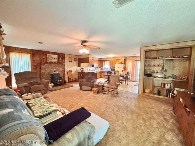 5525 Slaytonville Road, Hackett, AR 72937