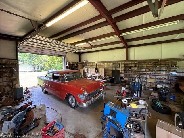 5525 Slaytonville Road, Hackett, AR 72937