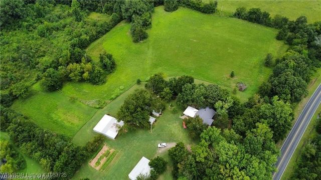 5525 Slaytonville Road, Hackett, AR 72937