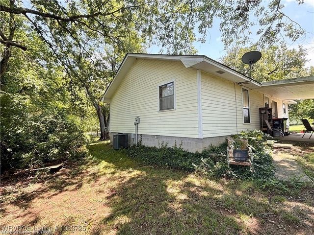 5525 Slaytonville Road, Hackett, AR 72937