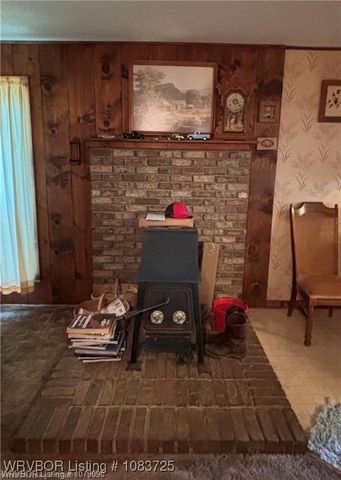 5525 Slaytonville Road, Hackett, AR 72937