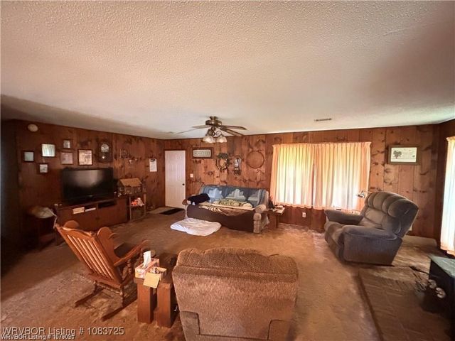 5525 Slaytonville Road, Hackett, AR 72937
