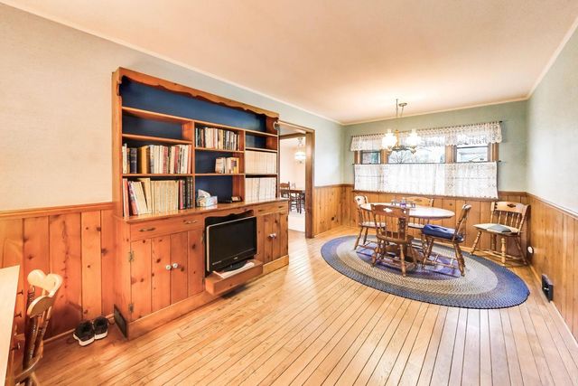 8012 Davis Street, Niles, IL 60714