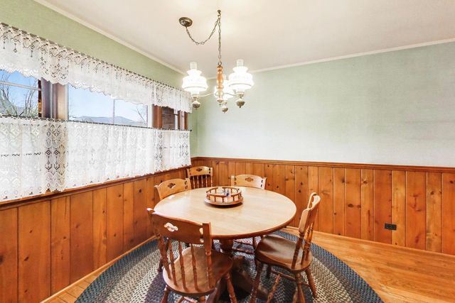 8012 Davis Street, Niles, IL 60714