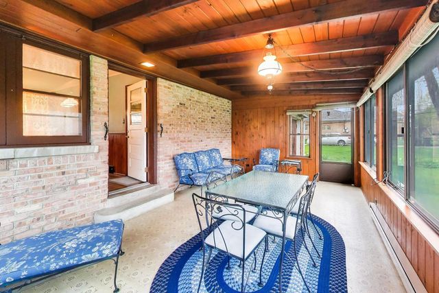 8012 Davis Street, Niles, IL 60714