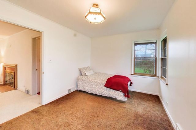 8012 Davis Street, Niles, IL 60714