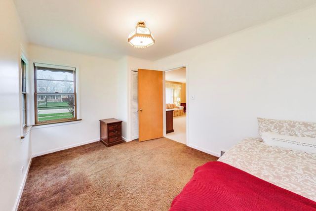 8012 Davis Street, Niles, IL 60714