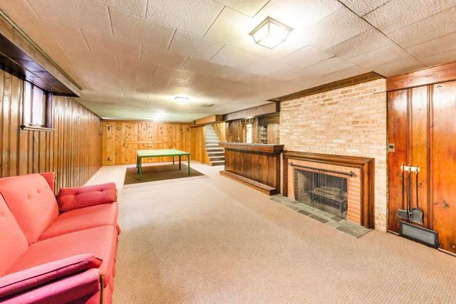 8012 Davis Street, Niles, IL 60714