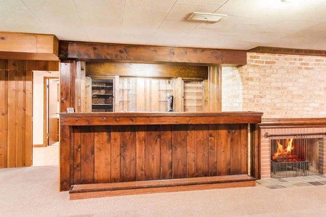 8012 Davis Street, Niles, IL 60714