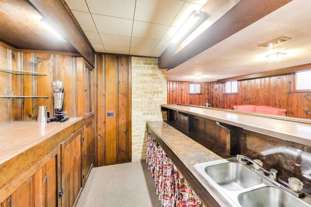 8012 Davis Street, Niles, IL 60714