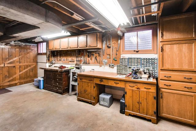 8012 Davis Street, Niles, IL 60714