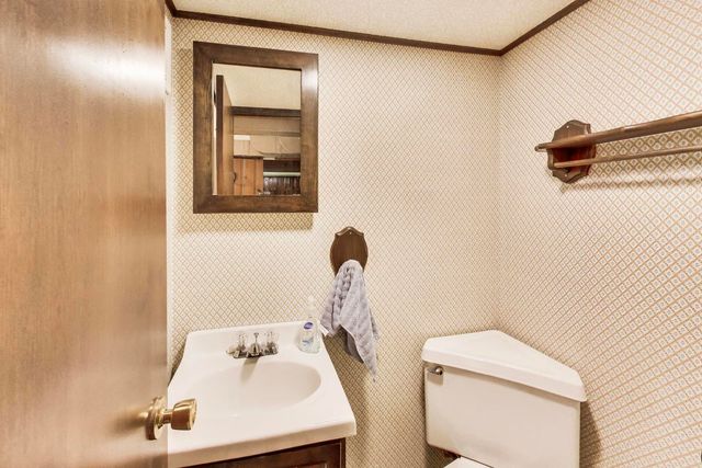 8012 Davis Street, Niles, IL 60714