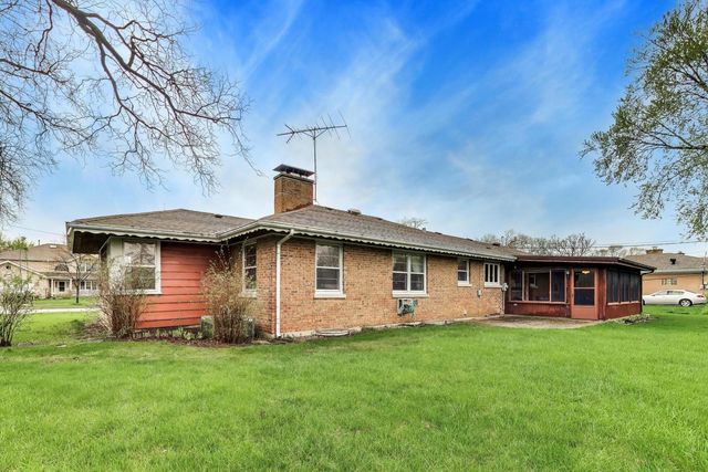 8012 Davis Street, Niles, IL 60714