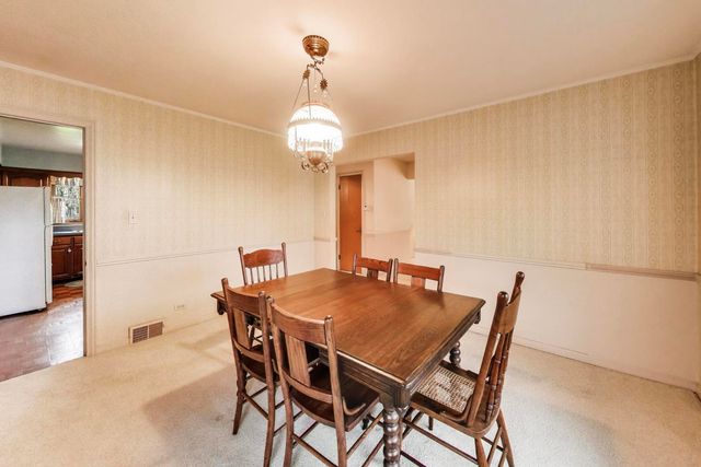 8012 Davis Street, Niles, IL 60714