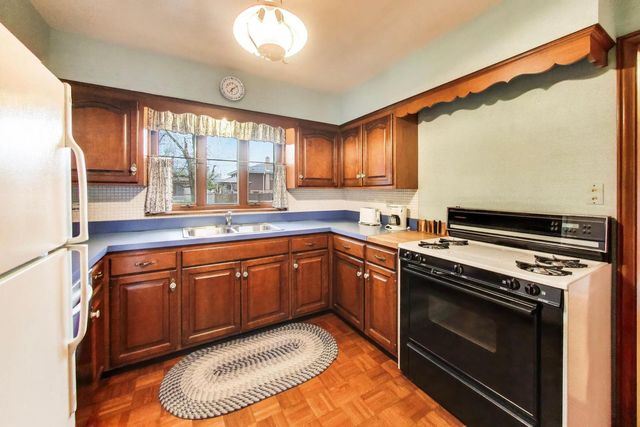 8012 Davis Street, Niles, IL 60714