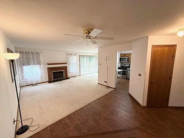 1811 Fox Run Drive B, Elk Grove Village, IL 60007