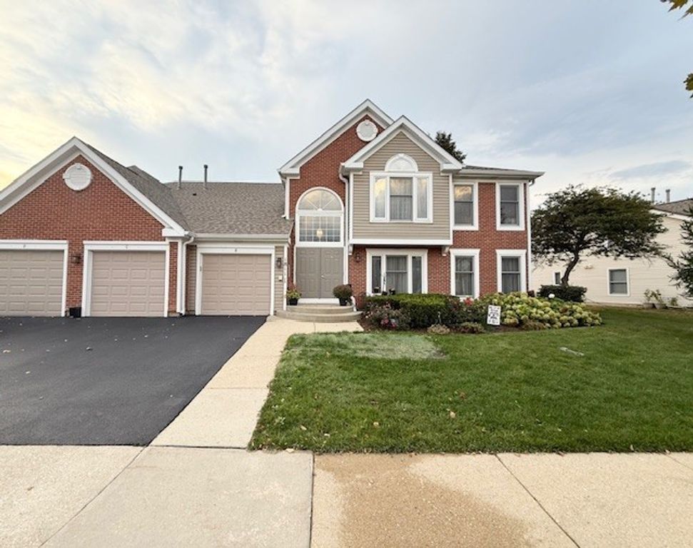 1811 Fox Run Drive B, Elk Grove Village, IL 60007