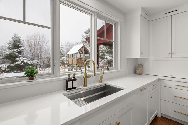 17 Hunger Lane, Stowe, VT 05672