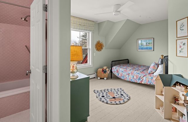 17 Hunger Lane, Stowe, VT 05672