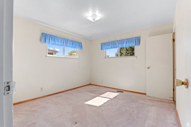 5170 S CHARLOTTE AVE, Kearns, UT 84118