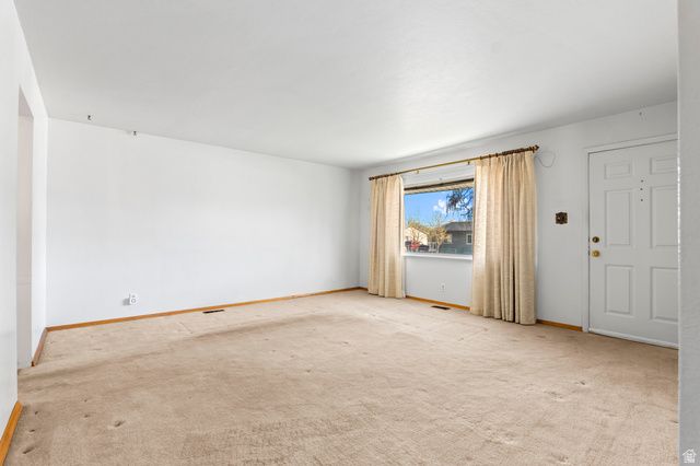 5170 S CHARLOTTE AVE, Kearns, UT 84118