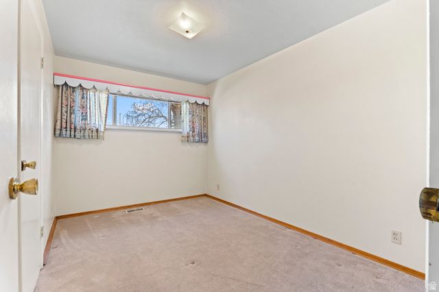 5170 S CHARLOTTE AVE, Kearns, UT 84118