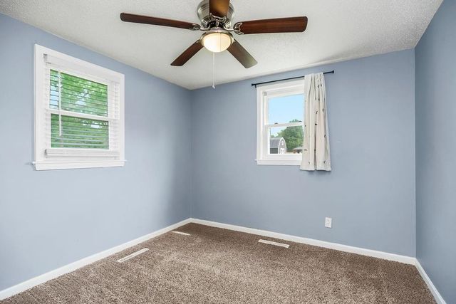 8109 N Summit Road, Kansas City, MO 64118