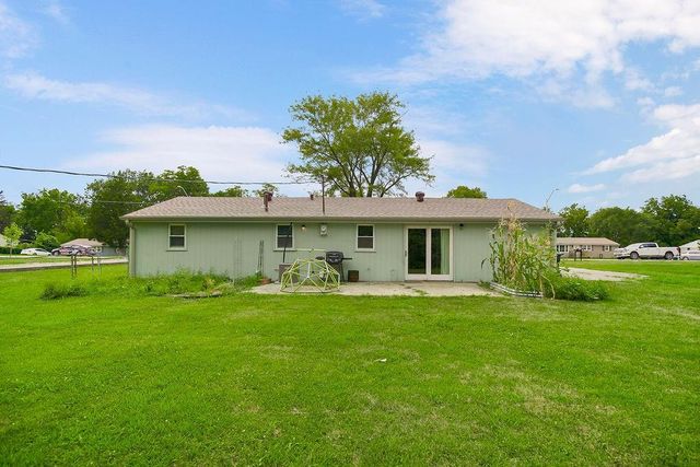 8109 N Summit Road, Kansas City, MO 64118
